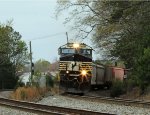 NS 4223 leads train 350 around the curve at Fetner